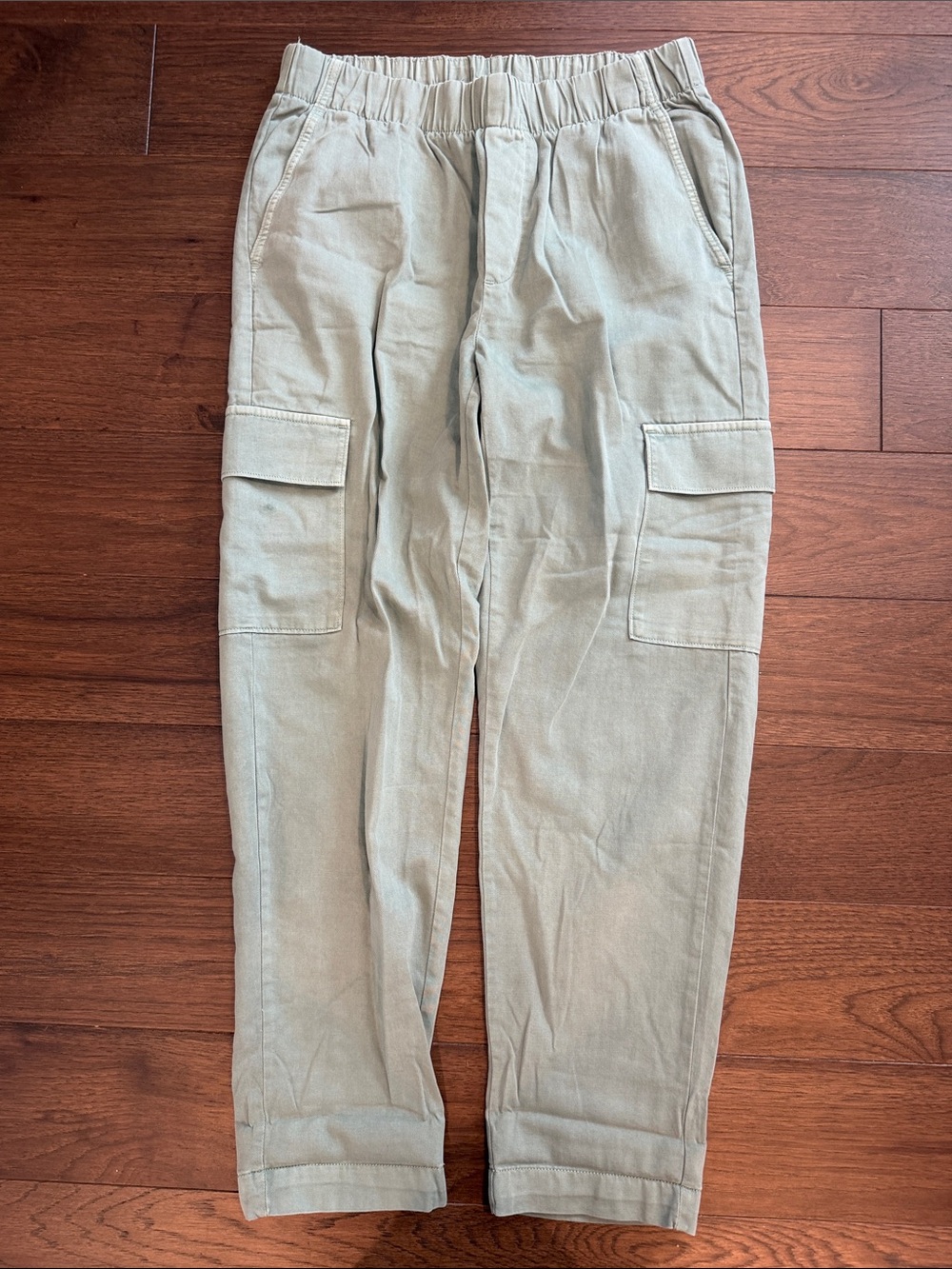GAP Women’s Cargo Pants in Sage Green - C54-042